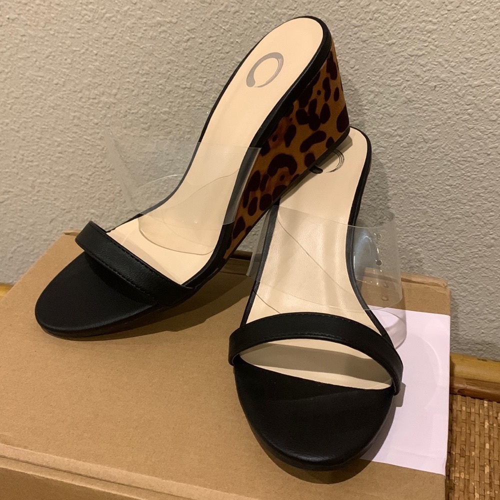 Journee Collection Angelina wedge; Sz 7.5 NWT